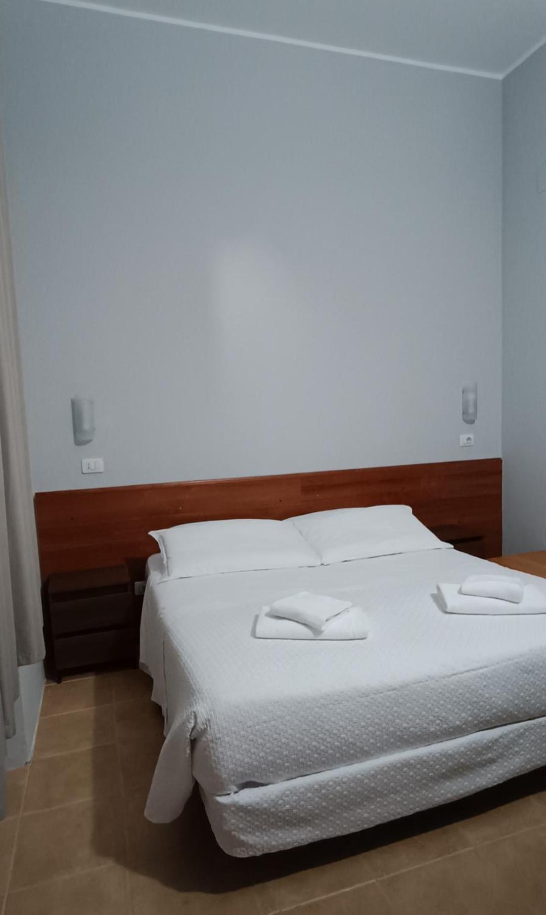 Hotel Nuovo Rondo 세스토 산 지오반니 객실 사진